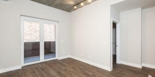 3833 N Broadway Gallery 154