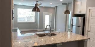 1735 Deane Street Gallery 4