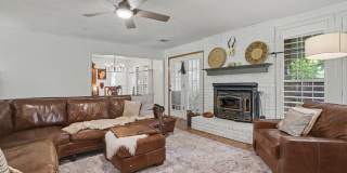 Private on 1.2 acres 3/2.5 bath w/2 car garage/20x30shop &pool Gallery 30