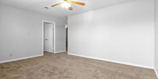 Cozy Two Bedroom Apartment Gallery 7