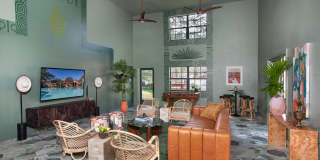 The Avenue Gallery 22