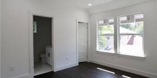 705 Harris Full - Modern Duplex 8 Bed / 7.5 Bath Available August 2027 Gallery 70