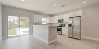 105 S D Street Gallery 5