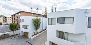 Modern Style 3 Bed / 3 Bath Townhouse + Bonus Room in North Alhambra! Gallery 12