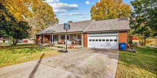 4 Bed 2.5 Bath For Rent - Springfield, MO 4 Bed 2.5 Bath For Rent - Springfield, MO Gallery 1