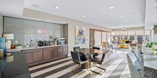 The Maxwell Downtown Des Moines Gallery 147