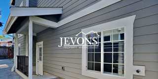 Discover this charming ADU near Golden Gardens Park and entertainment! Gallery 17