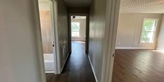 Duplex *upstairs* Leasing Special Available* Gallery 13