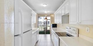 1700 NE 191st St Gallery 9