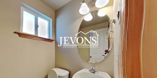 Charming two-story condo with two master suites - Pet Friendly! Gallery 15