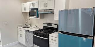 Great 1st Floor Duplex in Squirrel Hill! Available NOW! Gallery 4