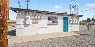 4 weeks of free rent! - Studio Near Grand Canyon University with washer/dryer! Gallery 22