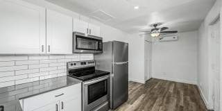 4 weeks of free rent! - Studio Near Grand Canyon University with washer/dryer! Gallery 7