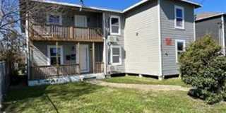 2BD APARTMENT WITH WATER PAID!! Gallery 1