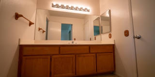 Big Pool Home/Huge Lot/3 car garage/Pets Welcome Gallery 17