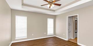 3 Bedroom House Available NOW Gallery 6