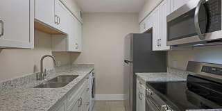 $250 OFF FIRST MONTH RENT!! Affordable & Newly Remodeled 1-Bedroom in the Heart of Fort Myers! Gallery 4