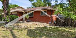 Spacious Duplex with Central AC and Washer/Dryer Spacious Duplex with Central AC and Washer/Dryer Gallery 1