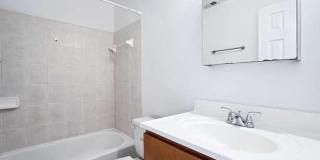1337 GIRARD ST NW #4 Gallery 8