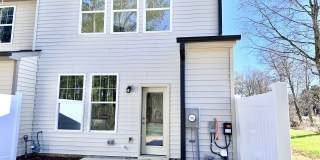 Brand New Construction 3 Bed 2.5 Bath End Unit Townhome In a Prime Location!! Gallery 19