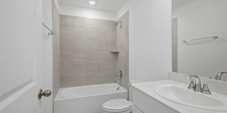 NEW CONTRUCTION 3/2/2 FOR LEASE IN SHERMAN! Gallery 8