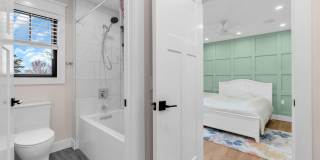 2017 5th Avenue Gallery 24