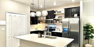 Beautiful Townhome in a perfect location Gallery 3