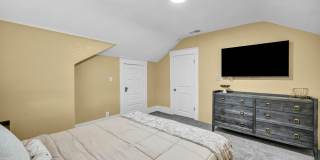 FULLY FURNISHED HISTORIC CHARMER BETWEEN UNR & DOWNTOWN – UTILITIES INCLUDED, MODERN UPGRADES, PRIME LOCATION Gallery 22