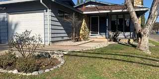 All New Inside Beauiful 2 Bedroom 1 Bathroom, Large Yard Gallery 1