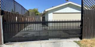 Adorable Home in Oleander Area! Gallery 3