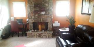 Charming 2 Bedroom Home Near Pioneer Park, Hospitals & Schools! Gallery 4