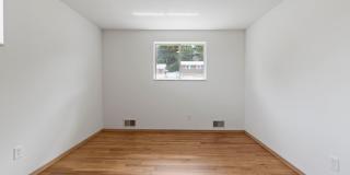 AVAILABLE NOW! FULLY RENOVATED 3-bedroom in BALDWIN! Gallery 25
