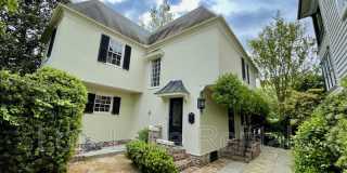 3 1/2 Saint Michaels Alley Gallery 1