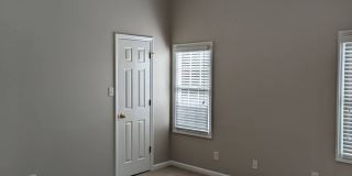 Room in 4 Bedroom House at 102 College Ave Gallery 8