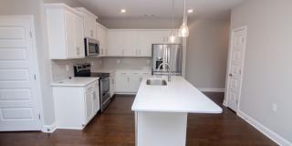 Stunning Condo with Garage space Stunning Condo with Garage space Gallery 8