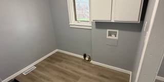 Cute 2 Bedroom Home with Large yard! Gallery 4