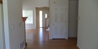 3 bedrooms plus loft! Main Floor Master plus so much more! 3 bedrooms plus loft! Main Floor Master plus so much more! Gallery 8