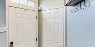 6241 ABBOTTSBURY Row Gallery 16