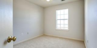 100 PENWICK Circle Gallery 9