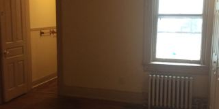 Spacious 2 Bedroom in Oldetowne East-York City SD Gallery 7