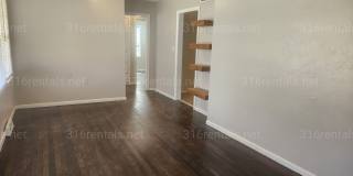 $1,195 - 3 bedroom/ 1 bathroom - Single Family Home Gallery 1
