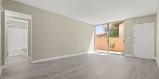 Tahquitz Court Gallery 10