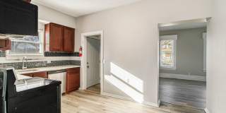 $899-Large, remodeled one bedroom apartment - ask about our Security Deposit Alternative! Gallery 1