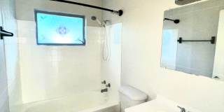 2 Bed/1 Bath AVAILABLE NOW! Gallery 15