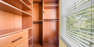 Stunningly Beautiful and Stylish Garage Apartment ~ Gallery 16