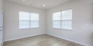 161 White Apple Way Gallery 13
