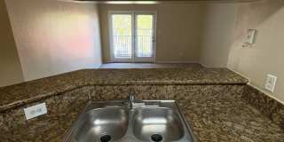 Spacious 1 bedroom/1 bathroom condo at Oasis at Pearl Lake Gallery 3