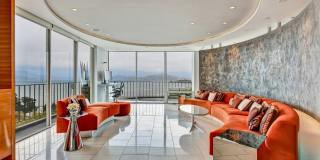 Designer Luxury. Iconic Views. Extraordinary Living. Designer Luxury. Iconic Views. Extraordinary Living. Gallery 1