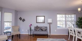8800 COMMUNITY SQUARE Lane Gallery 14