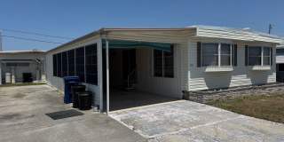 Spacious 2 Bedroom Mobile Home for Rent in Fairlane Acres – Bradenton, FL Gallery 1
